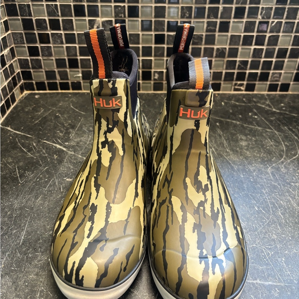 Huk Green and Black Rain & Snow Boots